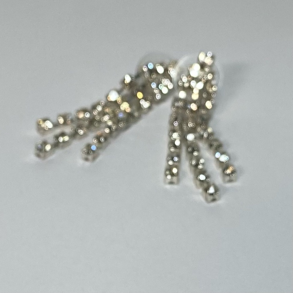 Chandelier crystal silver tone drop women earrings. Used